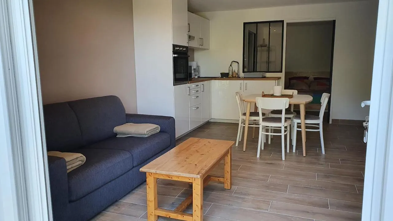 Appartement indépendant dans maison individuelle Velleron France