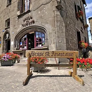 Grande Maison Dans La Cité Médiévale De Hébergement de vacances Besse-et-Saint-Anastaise