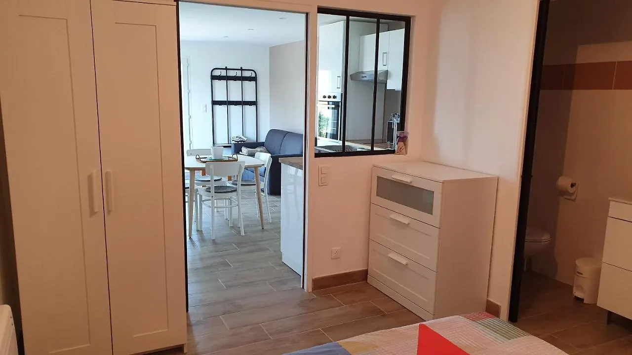 Appartement Independant Dans Maison Individuelle Velleron 0*,  France